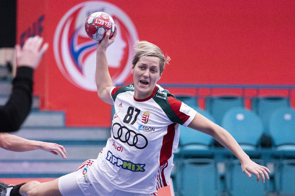 Mit ígér a papírforma?