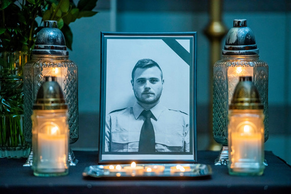 Szívbemarkoló videó került elő arról a rendőrről, aki hősi halált halt