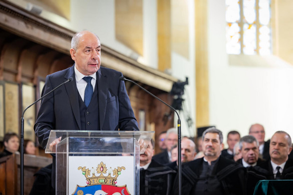 Sulyok Tamás: Erdély református magyarságának megmaradása természetes vágyunk