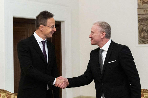 „Magyarország segíti Libanon stabilitását”