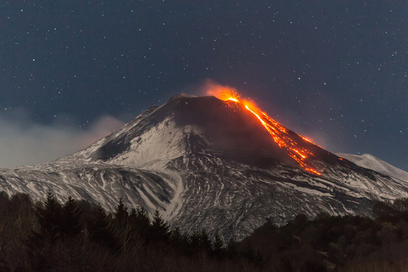 Forrong az Etna + VIDEÓ