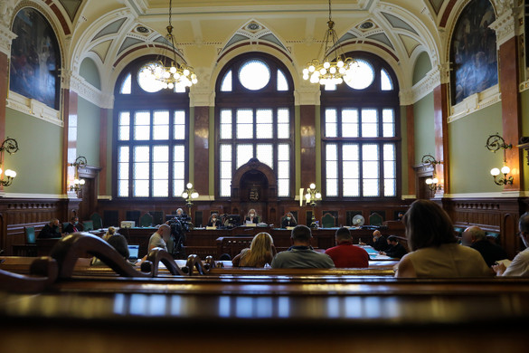 Nő a bírósági alkalmazottak bére