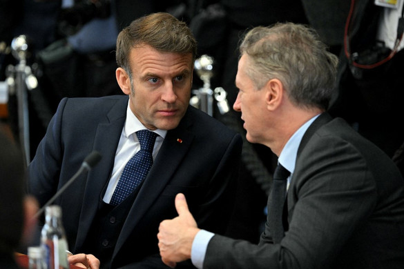 Macron: Franciaország megduplázza védelmi költségvetését