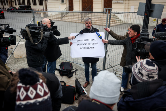 Hadházy pénzgyűjtése botránypolitizálásának egyik eszköze