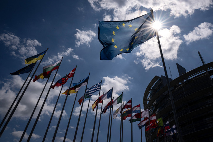 Fotó: AFP/Sebastien Bozon Miért fogja az EU még tűzszünet esetén is felfegyverezni Ukrajnát?