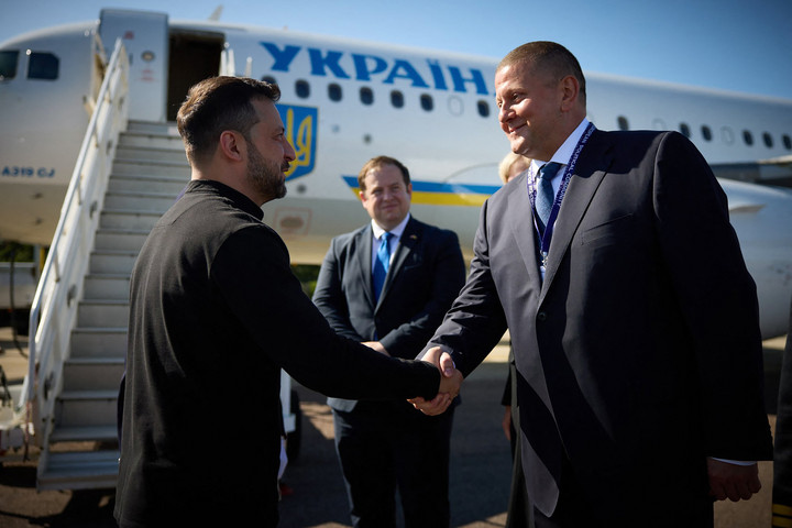 Fotó: AFP/Ukrainian Presidential Press Service/Handout A Nyugat számára jobb lenne Zelenszkijt lecserélni Zaluzsnijra?