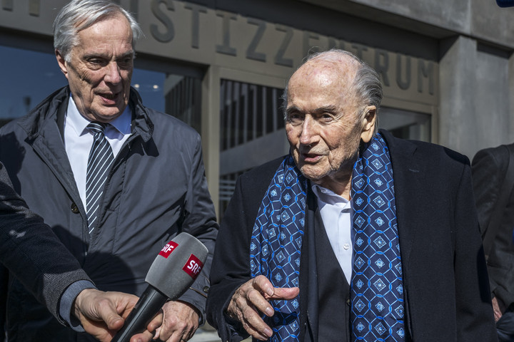 Fotó: AFP/Fabrice Coffrini Elkezdődött a volt futballelnökök pere