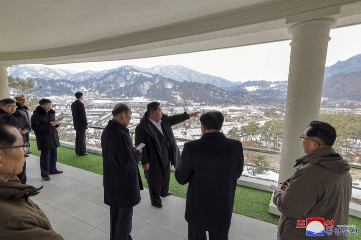 Fotó: AFP/KNS/KCNA/STR Nukleáris meghajtású tengeralattjárót kreált Phenjan