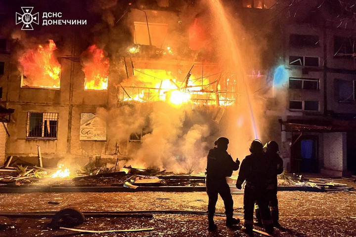 Fotó: AFP/State Emergensy Service of Ukraine/Handout Ismét légicsapást mértek az oroszok Ukrajna területére