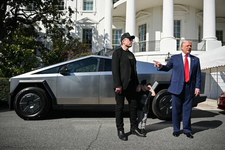 Fotó: AFP/Mandel Ngan Szabadesésben a Tesla-eladások Amerikában