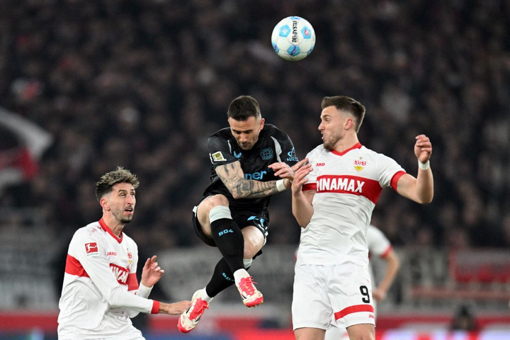 Kötelező győzelem előtt az éllovas Bayern és a címvédő Bayer is