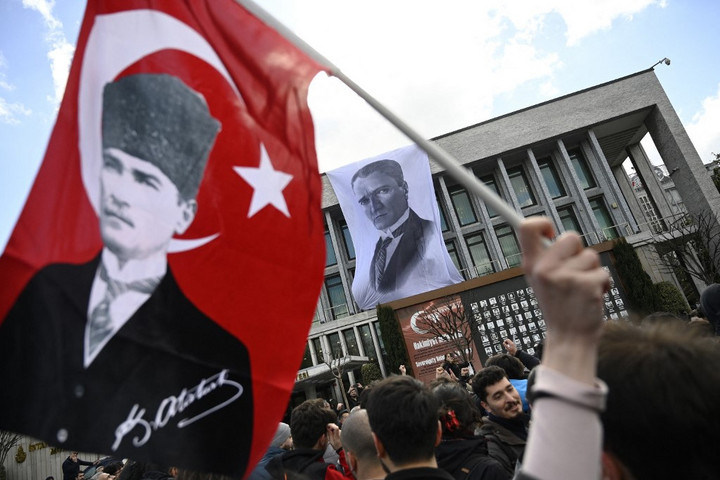 Fotó: AFP/Kemal Aslan Biztosítani kell a véleménynyilvánítás szabadságát