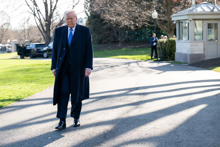 Fotó: AFP/Annabelle Gordon Trumpnak nem tetszik, hogy Putyin megkérdőjelezi Zelenszkij legitimitását