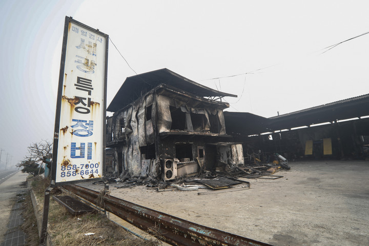 Fotó: NurPhoto via AFP/Seung-il Ryu Megfékezték a lángokat a gócpontokban