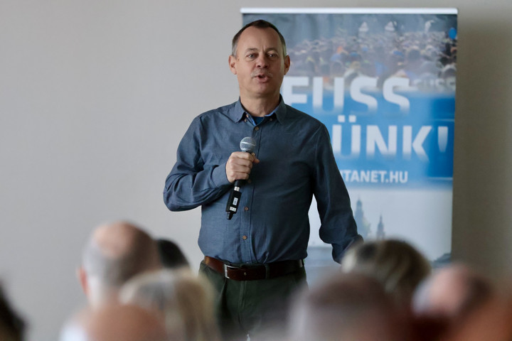 Fotó: Facebook/Révész Máriusz Indul az Aktív Idősek Program