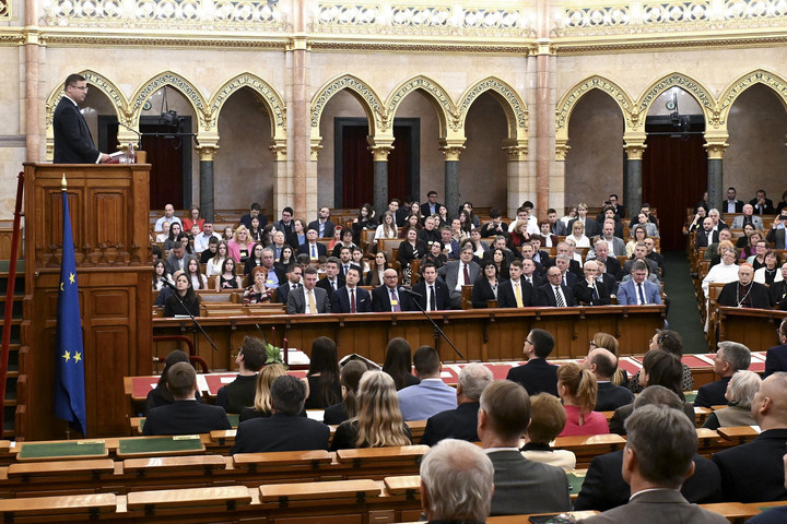 Esterházy János összeköti a jóakaratú embereket Közép-Európában
