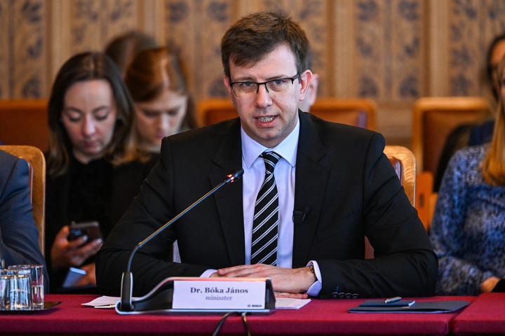 Fotó: MTI/Illyés Tibor „A varsói gyors sosem fog befutni Budapestre”