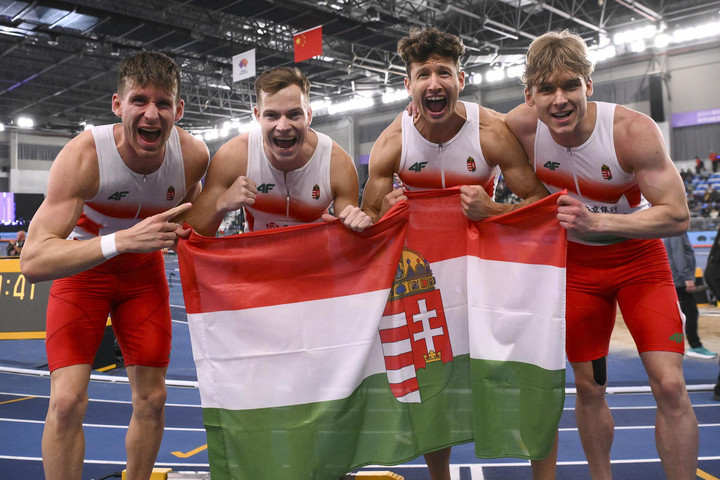 Fotó: MTI/Czeglédi Zsolt Bronzérmes a magyar férfi 4x400 méteres váltó