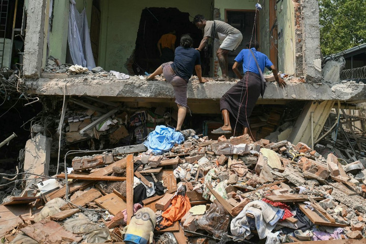 Fotó: AFP/Sai Aung Main Már ezer fölötti a mianmari földrengés áldozatainak száma