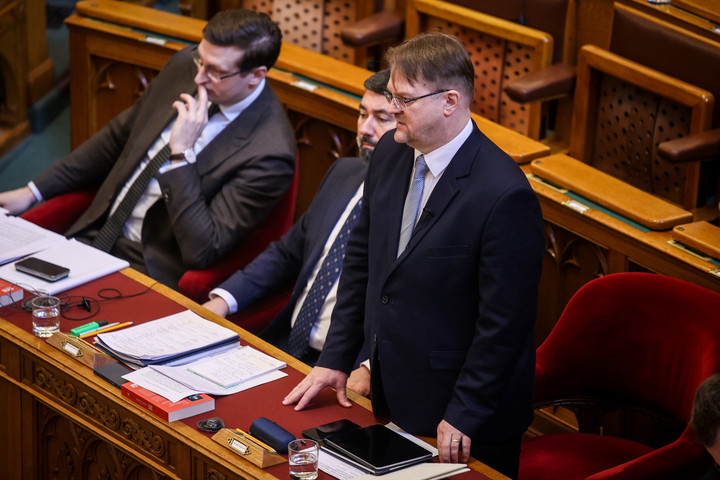 Fotó: MH/Török Péter Hitelek, családtámogatás az Országgyűlés középpontjában