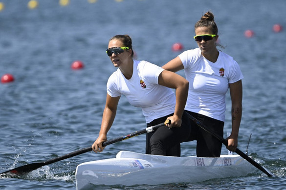 Megcélozta a dobogót a magyar kenupáros