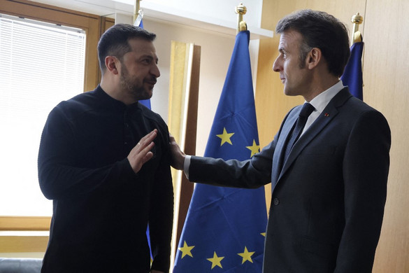 Macron felszólította Oroszországot, hogy feltétel nélkül fogadja el a tűzszünetet