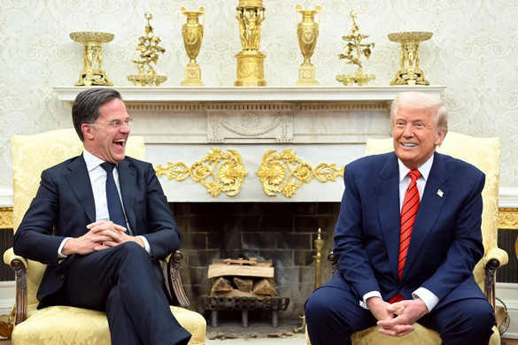 Az USA védi a szabad világot? Inkább keres rajta!
