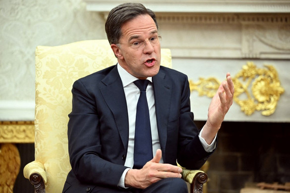 Rutte: Ukrajna NATO-csatlakozása szóba sem jöhet