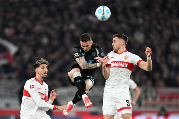 Kötelező győzelem előtt az éllovas Bayern és a címvédő Bayer is