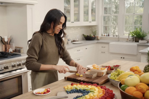 Meghan leadta az első lövéseket