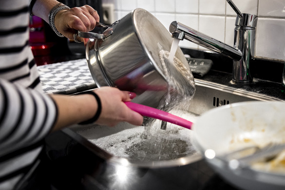 Csodaszer, amitől áztatás, sikálás nélkül ragyognak az edények