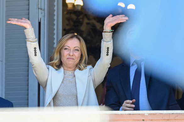 Giorgia Meloni ünnepel
