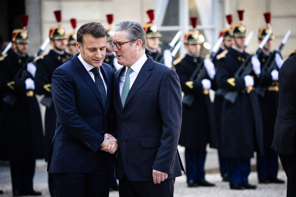 Starmer és Macron a vámokat véleményezte