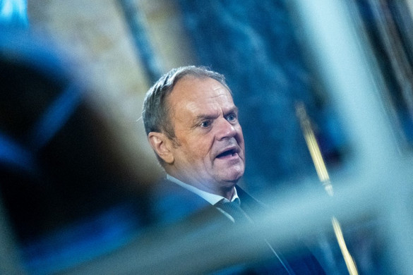 Tusk: A békét nem Ukrajna megadása garantálja