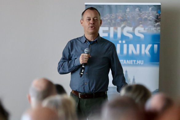 Indul az Aktív Idősek Program
