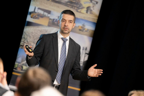 Fontos a munkahelyek és élhető körülmények megteremtése