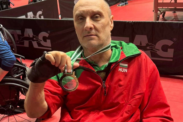 Major Endre bronzérmes Lignanóban