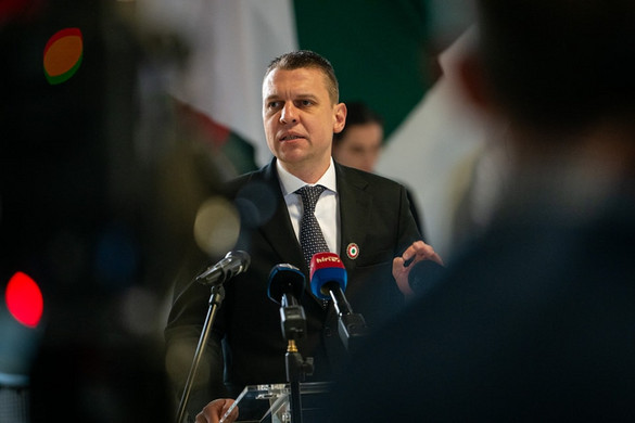 Menczer Tamás: Nem engedjük Magyarországot tönkretenni Ukrajnáért!