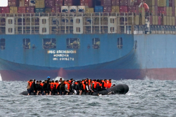 Nagy-Britannia még évekig szállodákban szállásolja el a migránsokat