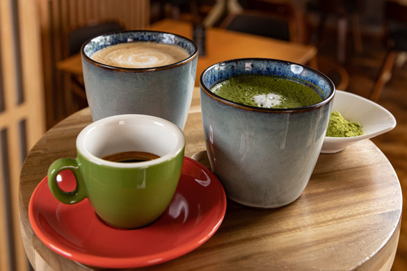 Kávé vagy matcha? Melyik a jobb az egészségnek?