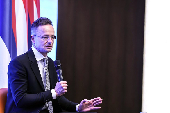 Magyarország bízik a béke-erőfeszítések sikerében