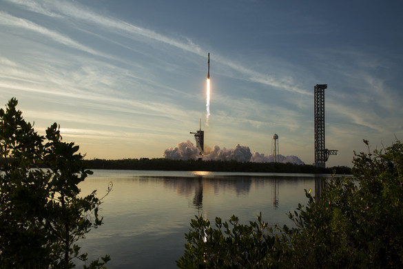Útnak indult a SpaceX és a NASA Crew-10 missziója