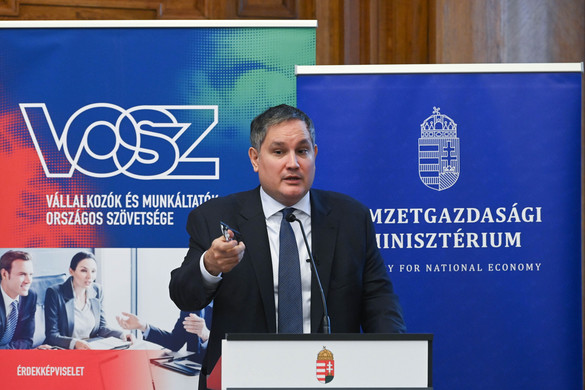 Nagy Márton együttműködési megállapodást írt alá a vállalkozói szektor képviselőivel