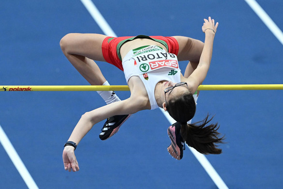 Bátori Lilianna döntőbe jutott magasugrásban
