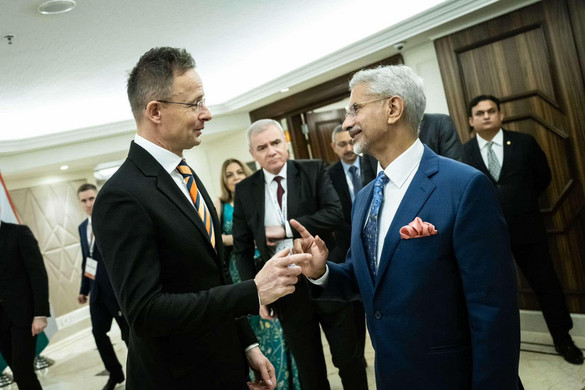 Szijjártó Péter: Össze kell fogniuk a békét szorgalmazó országoknak