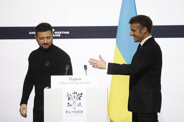 Macron újabb kétmilliárd eurónyi katonai segélyt jelentett be Ukrajnának
