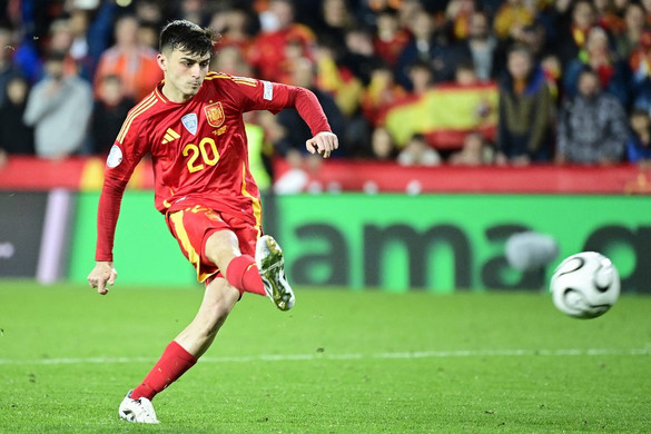 Pedri lőtte a spanyolokat a legjobb négy közé