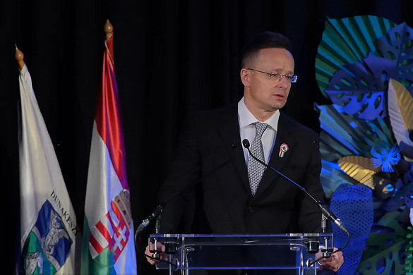 Szijjártó Péter üdvözölte a Kirgizisztán és Tádzsikisztán közötti határvita lezárását