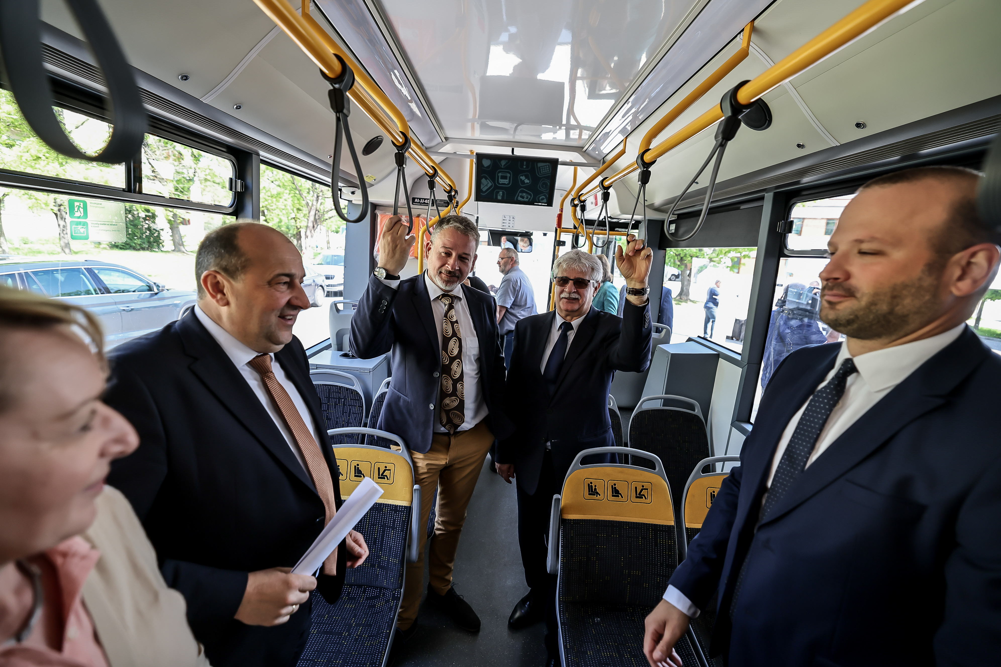 Megérkezett az Ikarus 120e elektromos busz