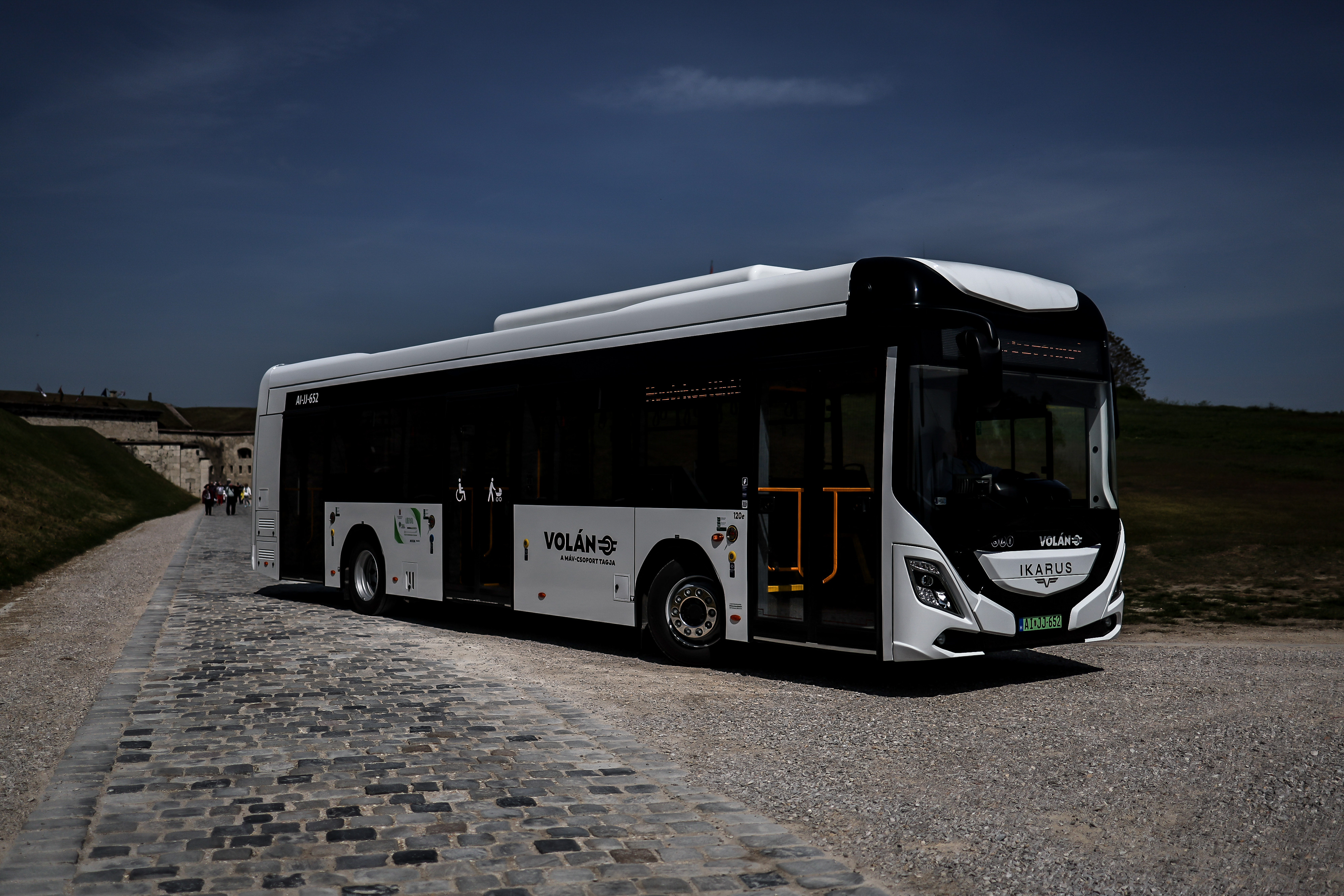 Megérkezett az Ikarus 120e elektromos busz